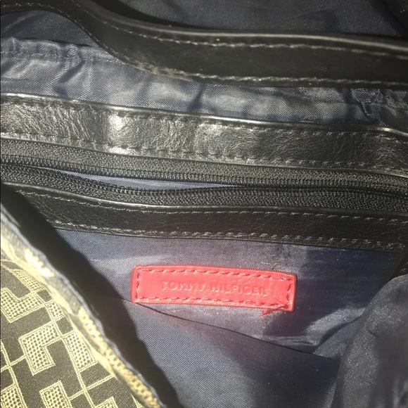 Tommy Hilfiger Crossbody Bag / Purse with Logo - Picture 6 of 7